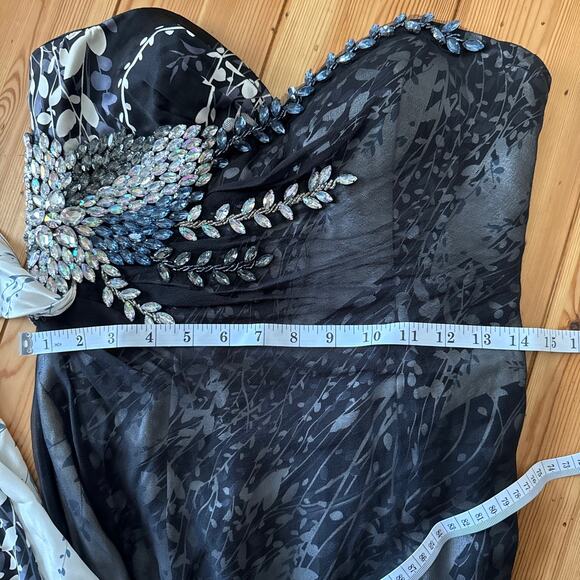 TERANI sweetheart strapless silk gown formal beads & jewels size 8 - Picture 12 of 15